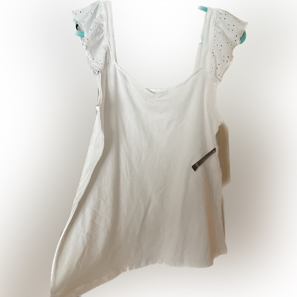 Torrid Super cute ruffle tank top